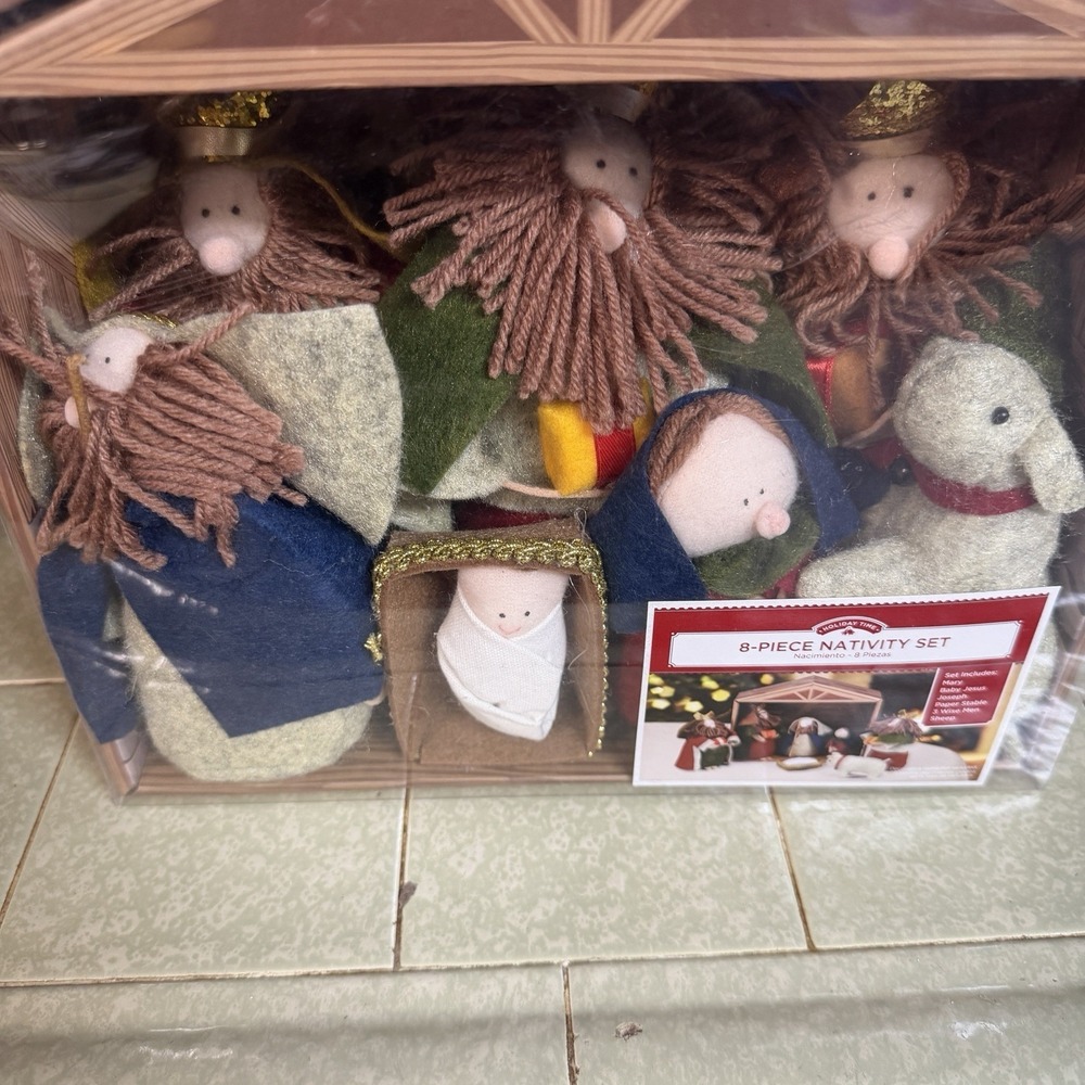 Nativity 8pc Set Stuffed Felt Figures 10" Cardboard Manger Stable Christmas NEW